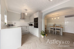 kitchen- click for photo gallery